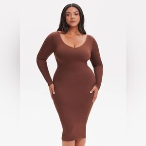 SnatchedKnit V-Neck Long Sleeve Midi Dress